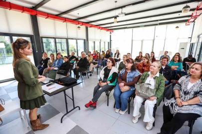 Mersin’de sosyal yaşama katkı sağlayan kurslar yoğun ilgi görüyor