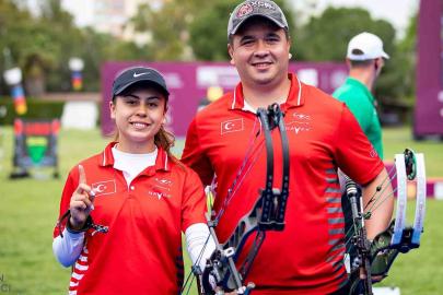 Milli okçular Hazal ve Emircan’dan altın madalya
