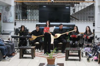 Milli ruh okul duvarlarını aşıp gönüllere dokunuyor