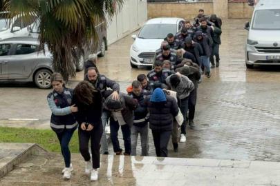 Milyonluk araç vurgunu operasyonunda yakalanan 30 kişiden 13’ü adliyeye sevk edildi