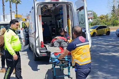 Minibüslerin çarpıştığı kazada sürücüler yaralandı