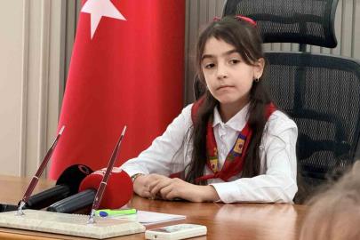 Minik vali okullarda güvenlik tedbirlerinin artırılması talimatı verdi