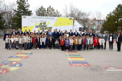 Miniklere ’Güvenli Gelecek’ eğitimi