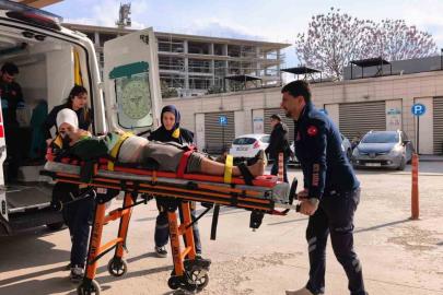 Motosiklet ile bisiklet çarpıştı, 3 kişi yaralandı