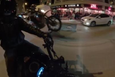 Motosikletin önünü kaldırarak yaptığı paylaşım 49 bin TL’ye mal oldu