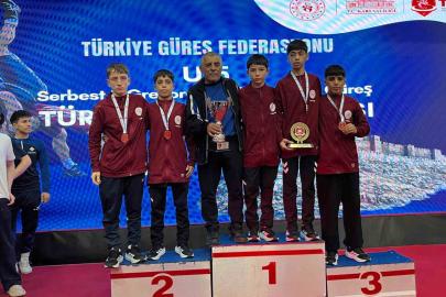 Muğla’lı U15 grekoromen güreş takımı Türkiye ikincisi oldu