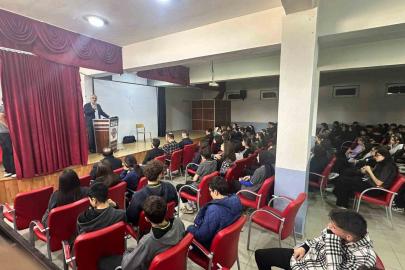 ’Namaz Ağacı’ yarışmasında dereceye giren fen liseli gençlere ödülleri verildi