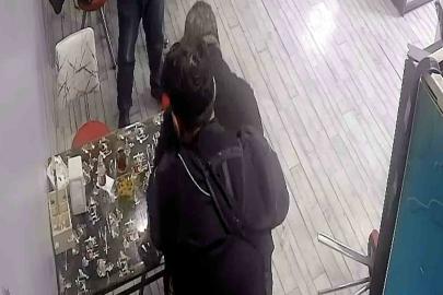 Nefes borusuna çilek takılan döner ustasını kurye kurtardı