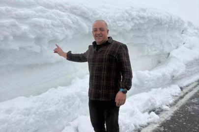 Nisan ortasında kış geri döndü: Kars-Erzurum karayolu beyaza gömüldü