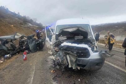 Öğretmenleri taşıyan servis ile otomobil çarpıştı: 1 ölü, 2’si ağır 10 yaralı
