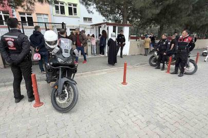 Okullarda huzurun ve güvenliğin sağlanması için ekipler görev başında