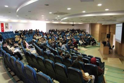 OMÜ’de öğrencilere kütüphane kullanıcı eğitimi desteği