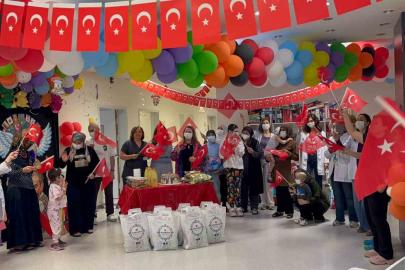 Onkoloji servisinde çocuklar ve aileleri gönüllerince eğlenip moral buldu