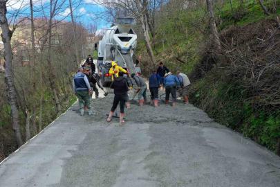 Ordu’da beton yol çalışmaları devam ediyor
