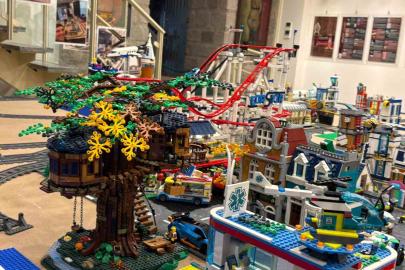 Ortaokul öğrencisi olan Batu’nun lego şehri müzede sergileniyor
