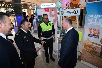 Osmaniye’de Polis Haftası’nda emniyetten bilgilendirme standı