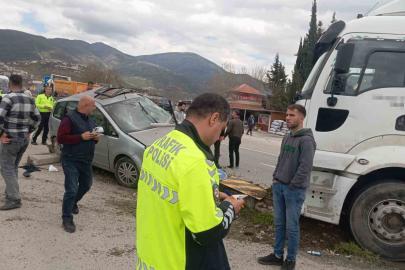 Osmaniye’de tır ile hafif ticari araç çarpıştı:1 yaralı