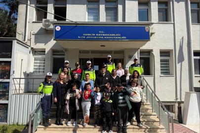 Otizm farkındalığı için jandarmayı ziyaret ettiler