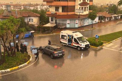 Otomobil ile motosikletin çarpışma anı kamerada: 1 yaralı