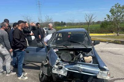 Otomobil ile otobüs çarpıştı: 1 yaralı