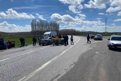 Otomobiller çarpıştı 4 kişi yaralandı