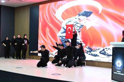 Özel öğrencilerden polislere anlamlı gösteri