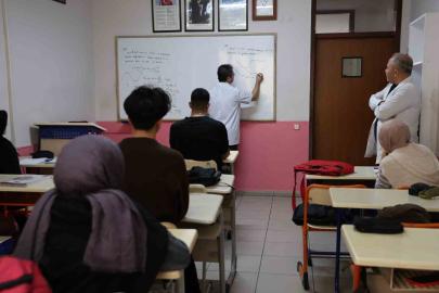 Özenti davranışta süreklilik kişilik bozukluğunun habercisi olabilir