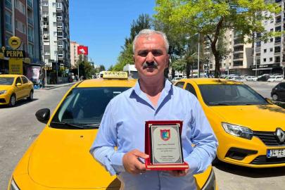 Parası çalınan askerin imdadına taksi şoförü yetişti