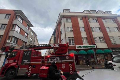 Pide salonunun bacasında çıkan yangın korkuttu