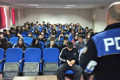 Polisin lise öğrencilerine yönelik eğitimleri devam ediyor