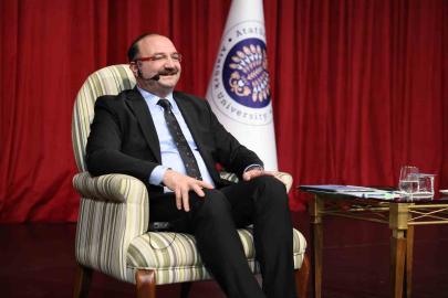 Rektör Hacımüftüoğlu, geleceğin hekimleriyle bir araya geldi