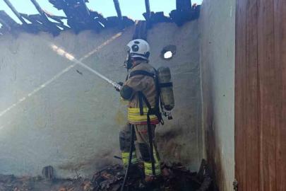 Reyhanlı’da müstakil ev yandı