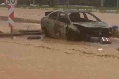 Sağanak yağış Mardin’de hayatı olumsuz etkiledi