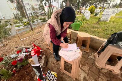 Saldırıda can veren çocukların mezarlarına bırakılan notlar duygulandırdı