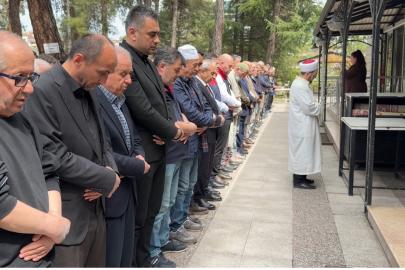 Saldırıda ölen öğretmen ve öğrenciler için gıyabi cenaze namazı kılındı