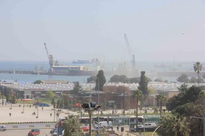 Samsun Limanı toz duman