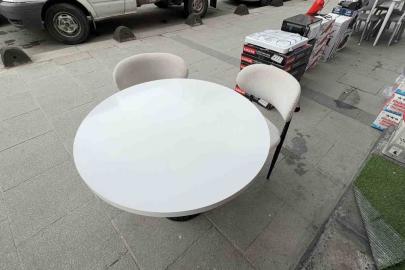 Sandalyesi çalınan mobilyacıdan hırsıza sitem: "Abla takımı bozdun, kalanı da gel al"