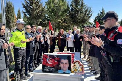 Şehit polis memurları dualarla anıldı