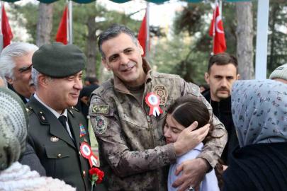 Şehit polisler mezarları başında anıldı