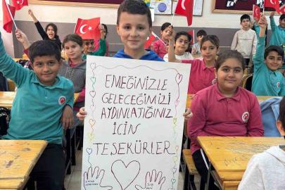 Siirt’te öğrencilerden öğretmenlere sıcak karşılama