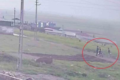 Silahla çevreye defalarca ateş eden 3 çocuğun hayrete düşüren anları kamerada