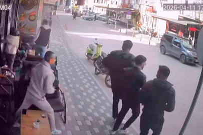 Simav’da 4.8 büyüklüğünde deprem anı kamerada