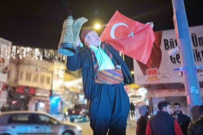 Sınırın sıfır noktasında Dünya Kupası coşkusu: Türk bayrakları dalgalandı