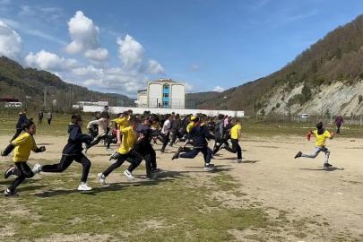 Sinop’ta çocuklar eğlenerek sağlıklı yaşamı öğreniyor