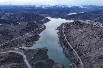 Sivas’ta 14 yıl sonra su yüzeyine çıkan köy yeniden sulara gömüldü
