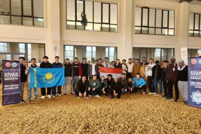 Sivas’ta eğitim gören uluslararası üniversite öğrencileri, Türk Dünyası Gençlik Kampı’nda bir araya geldi