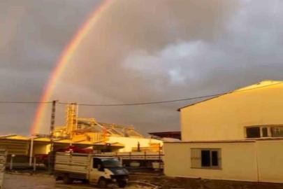 Siverek’te sağanak sonrası gökkuşağı mest etti