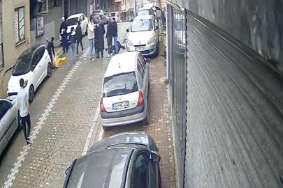 Sosyal medyadan tartıştıkları kadını sokak ortasında bayılana kadar dövdüler; o anlar kamerada