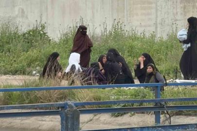 Sulama kanalına giren çocuk kayboldu, yakınları gözyaşı döktü