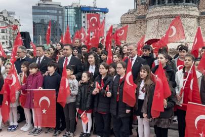 Taksim’de 23 Nisan töreni